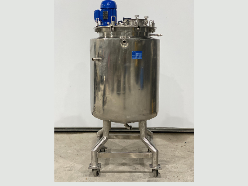 REATOR DE 150 L COM AQUECIMENTO A VAPOR - AÇO INOX 316L